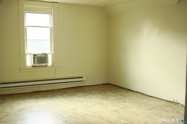 Building Photo - 175 Chestnut Ave