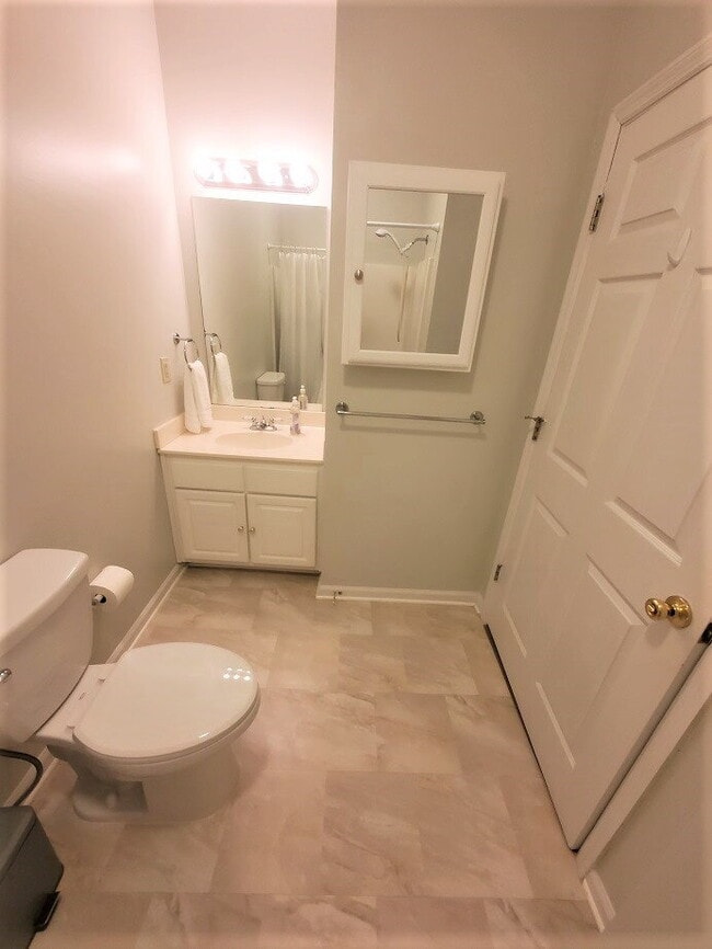Building Photo - FULLY FURNISHED 2BR CONDO WITH MONTHLY LEA...