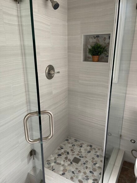 Building Photo - 3713 Rosehedge Dr