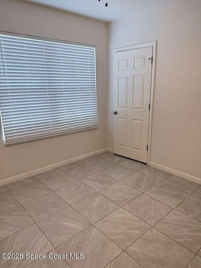 Building Photo - 609 Concha St NW