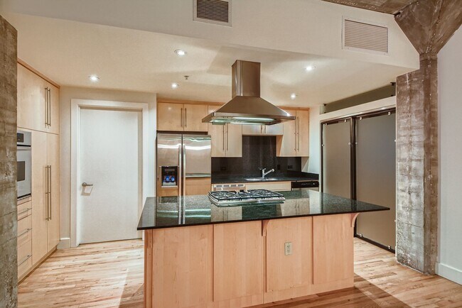 Building Photo - Evolve Real Estate: Stunning Urban Loft 2 ...