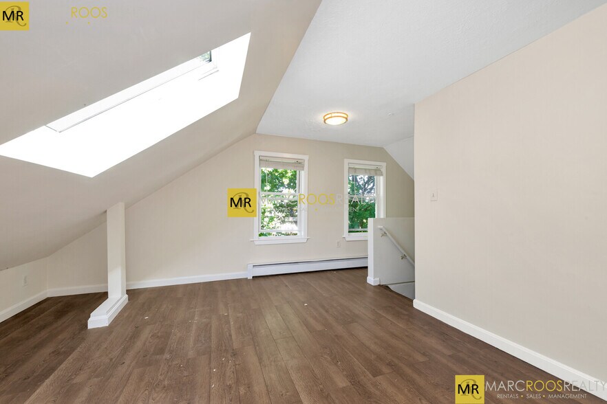 Building Photo - 31 Champney St
