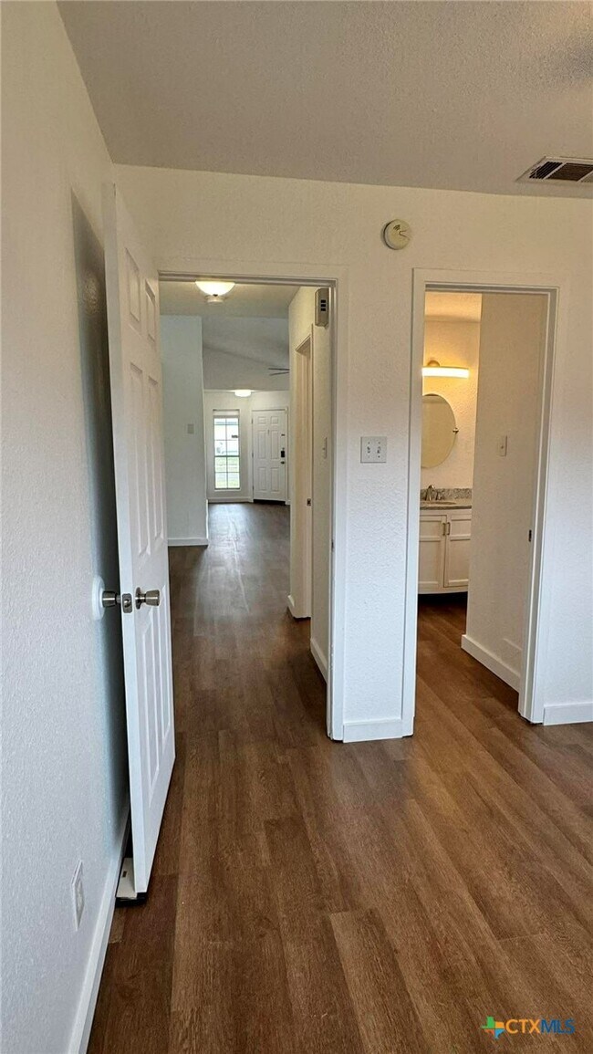 Building Photo - 2207 Purser Dr