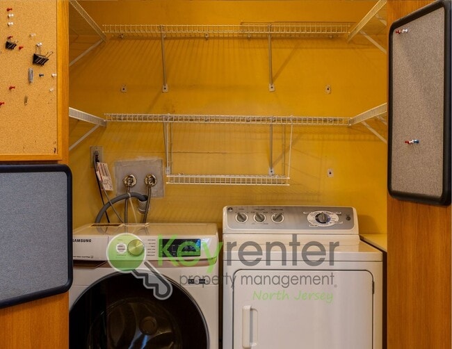 Building Photo - Spacious 2BR / 2.5BA Home with Huge Deck, Private Yard & Parking for 6