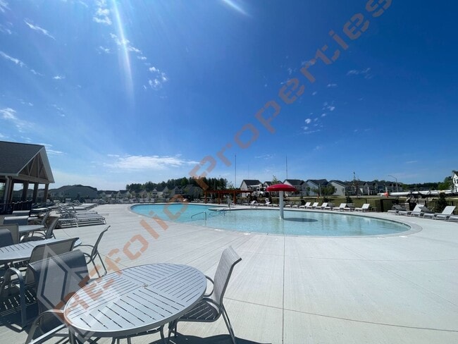 Building Photo - Amazing 4 Bedroom, 2.5 Bathroom Home with 1st Floor Primary Bedroom Suite, High Speed Internet, a...