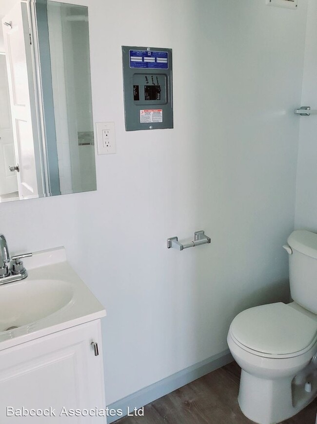 Building Photo - 5465 2nd St