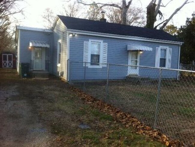 Building Photo - 3 bed 1 bath house in Richmond
