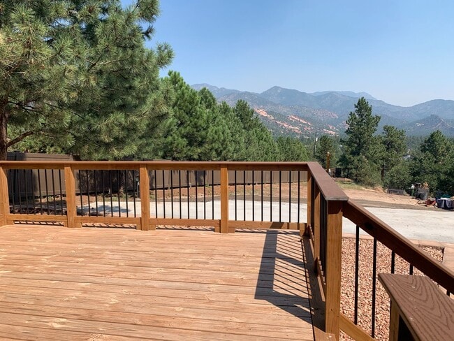 Building Photo - Beautifully updated home on 5 acres