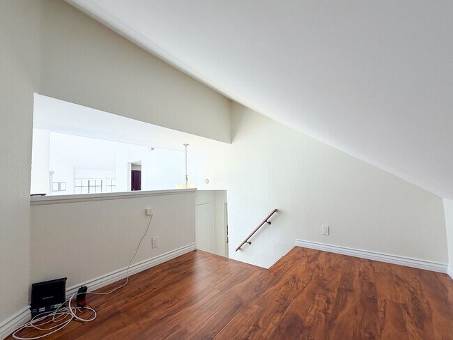 Building Photo - 407 Shoreview Dr