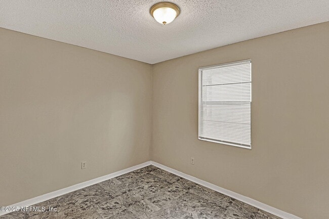 Building Photo - 475 Crabapple Ct