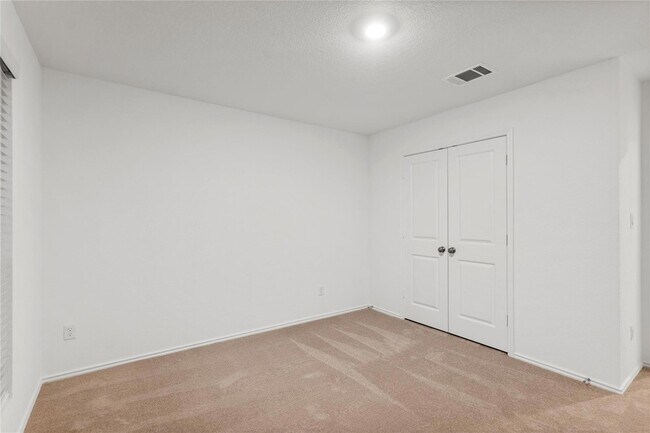 Building Photo - 161 Keefer