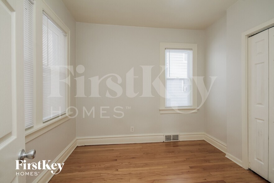 Building Photo - 649 Price Ave