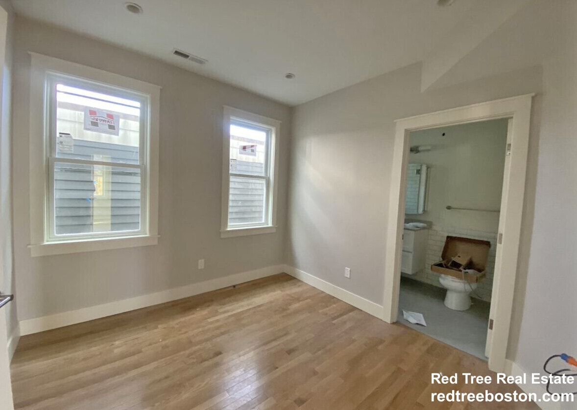 Building Photo - 72 Spring St