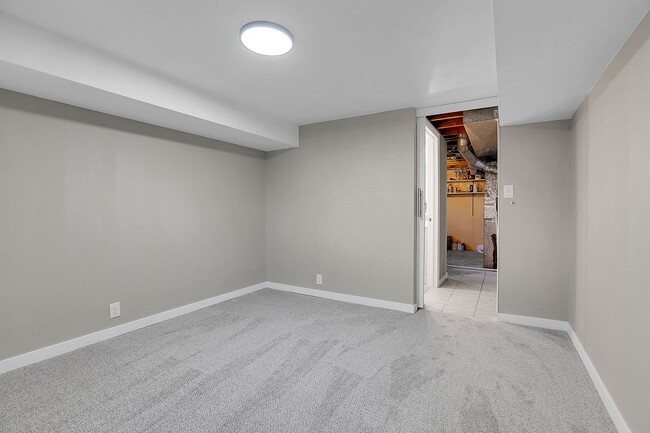 Building Photo - 4 bedroom, 2 bath Home in Golden