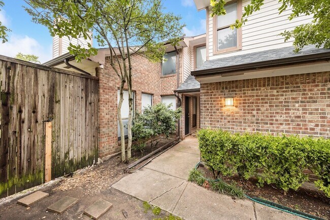 Building Photo - 2100 Stradivarius Ln
