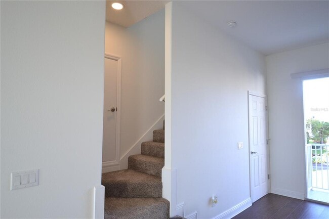 Building Photo - 5732 Biscayne Ct