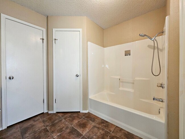 Building Photo - 1507 Nina Dr