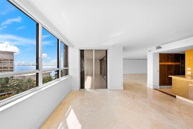 Building Photo - 3 Grove Isle Dr