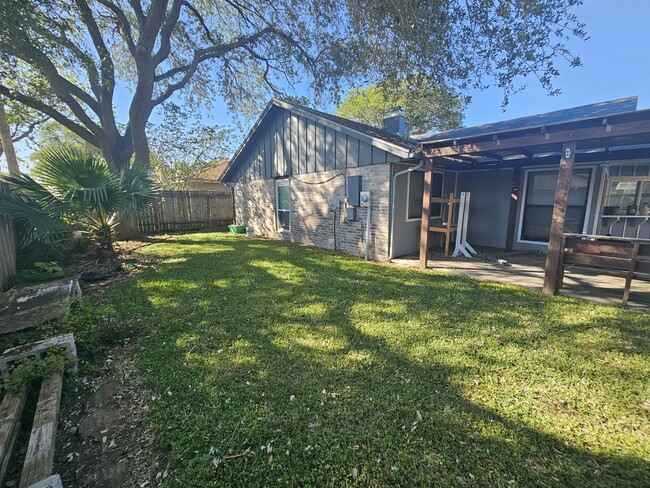 Building Photo - 3125 Dunbarton Oak St