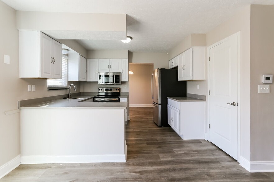 Building Photo - 6019 Tipperary Dr