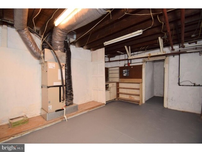Building Photo - 321 Hermitage St