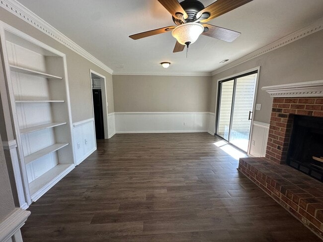 Building Photo - 2-bedroom, 2.5-bath Georgetown Colony Townhouse