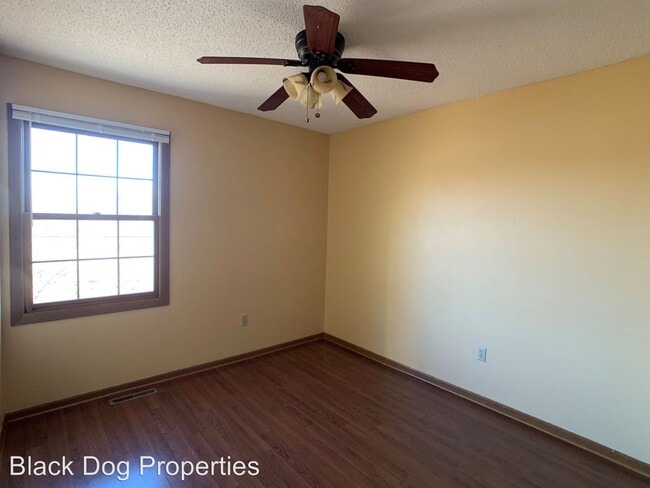 Building Photo - 2500 Candlecrest Cir