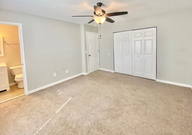 Building Photo - 102 Petworth Dr
