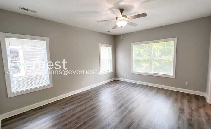 Building Photo - 5347 Roosevelt Rd