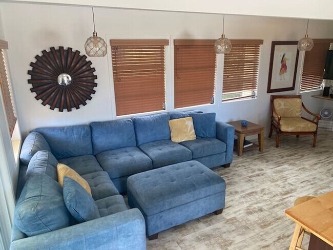 Building Photo - Charming Island Retreat – 3BR/2BA Home A B...