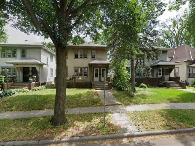 Building Photo - 1034 Saint Clair Ave