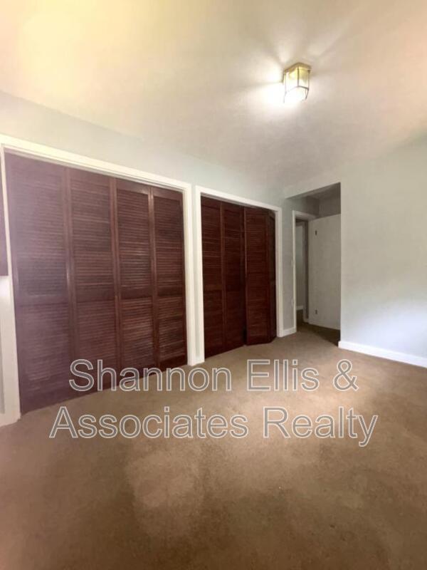 Building Photo - 1255 Angelia Dr SW