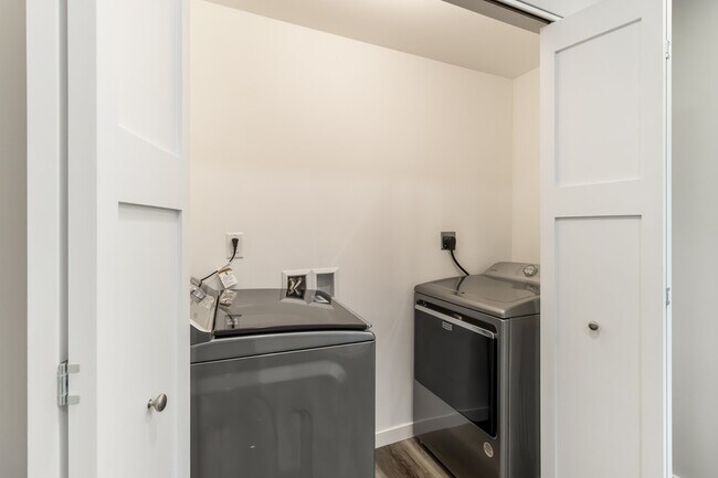 Building Photo - N95W26567 County Rd Q