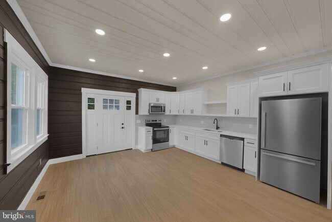 Building Photo - 71 Dreamland Park Dr