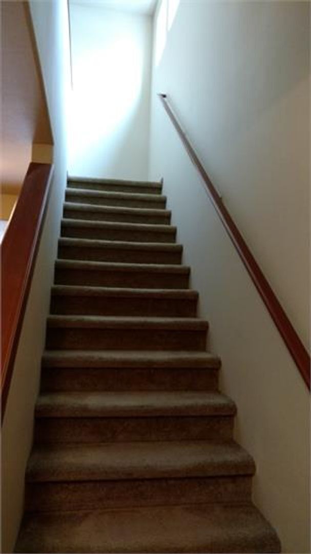 Building Photo - 3 Bedroom 2.5 Bath located in Tumwater