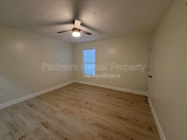 Building Photo - 906 Country Park Dr