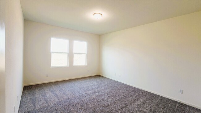 Building Photo - 6335 Highland Trl Dr