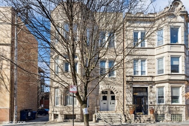 Building Photo - 722 S Laflin St