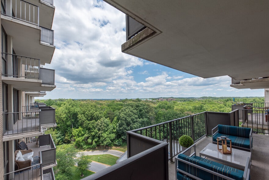Primary Photo - Westchester Tower Apartments