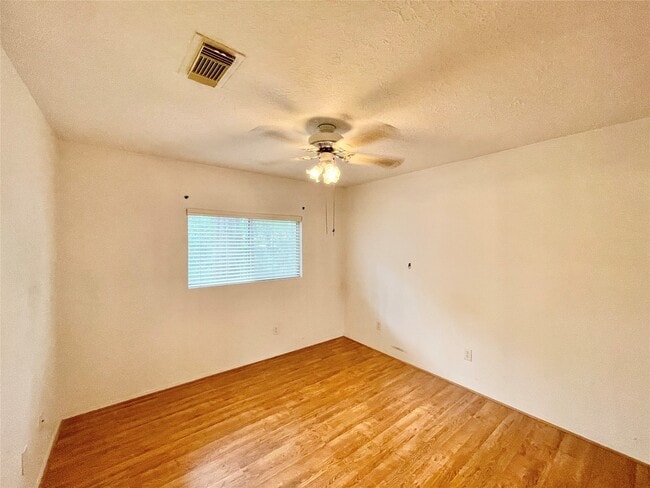 Building Photo - 6 Lea Oak Ct