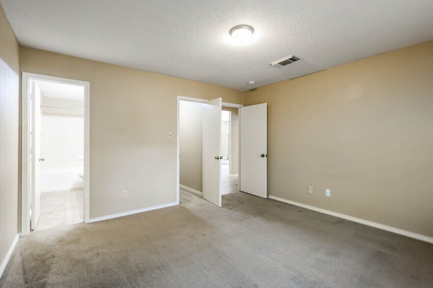 Building Photo - 10736 Juniper Pass