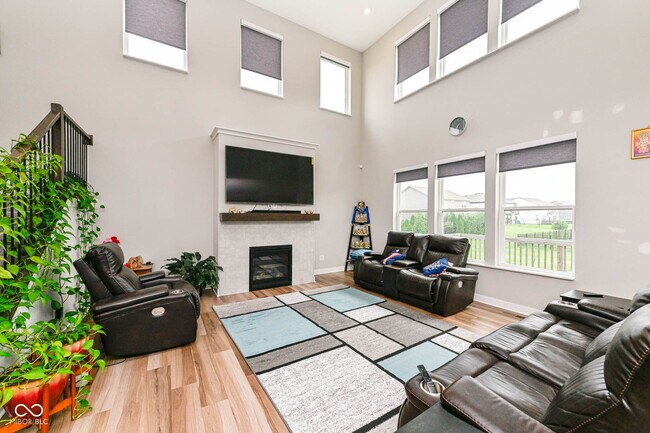 Building Photo - 9904 Delmore Dr