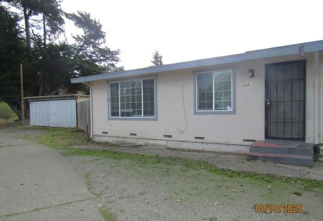 Building Photo - Charming 2 Bed 2 Bath Duplex in Rural Seba...