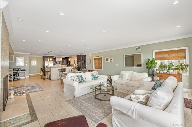 Building Photo - 1051 Oceanfront