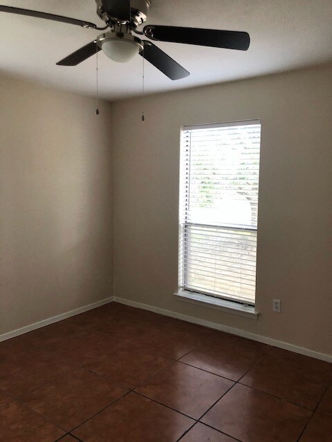 Building Photo - 239 Craddock Ave
