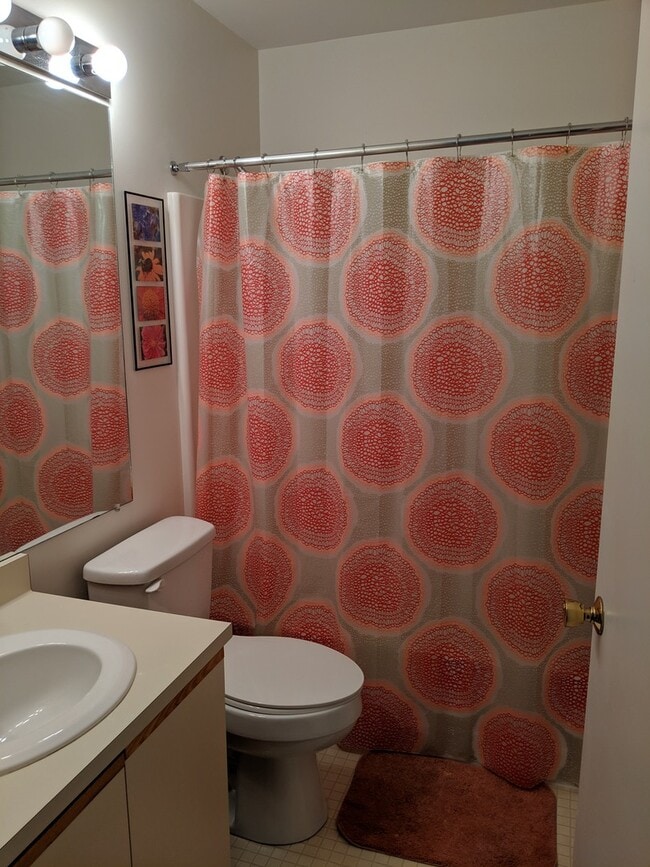 Building Photo - Toftrees 3 bedroom, 2.5 bathroom townhome