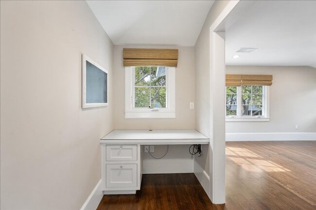 Building Photo - 1133 42nd St