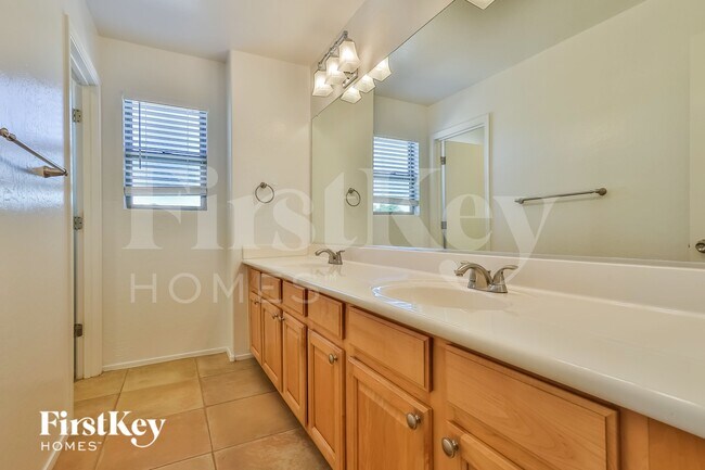 Building Photo - 2383 W Morning Sun Cir