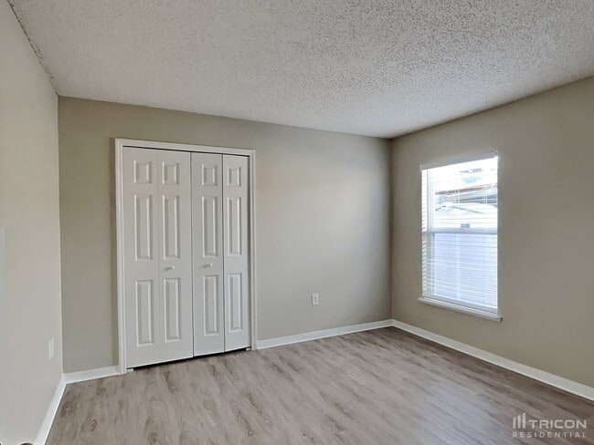 Building Photo - 3805 Stonefield Dr