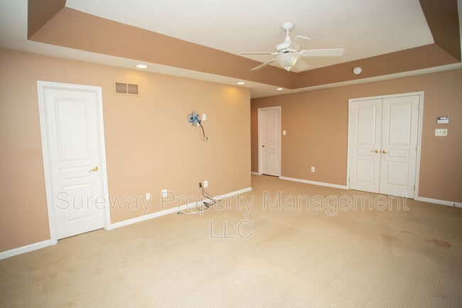 Building Photo - 42 Tudor Ct